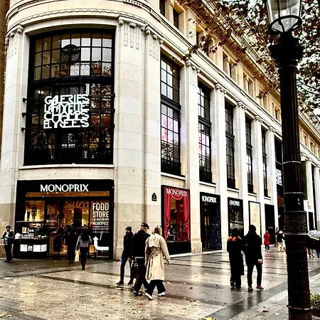 Family Champs Elysees Apartment *