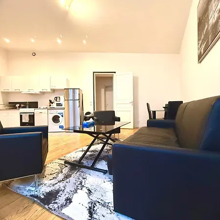 Family Champs Elysees Apartment